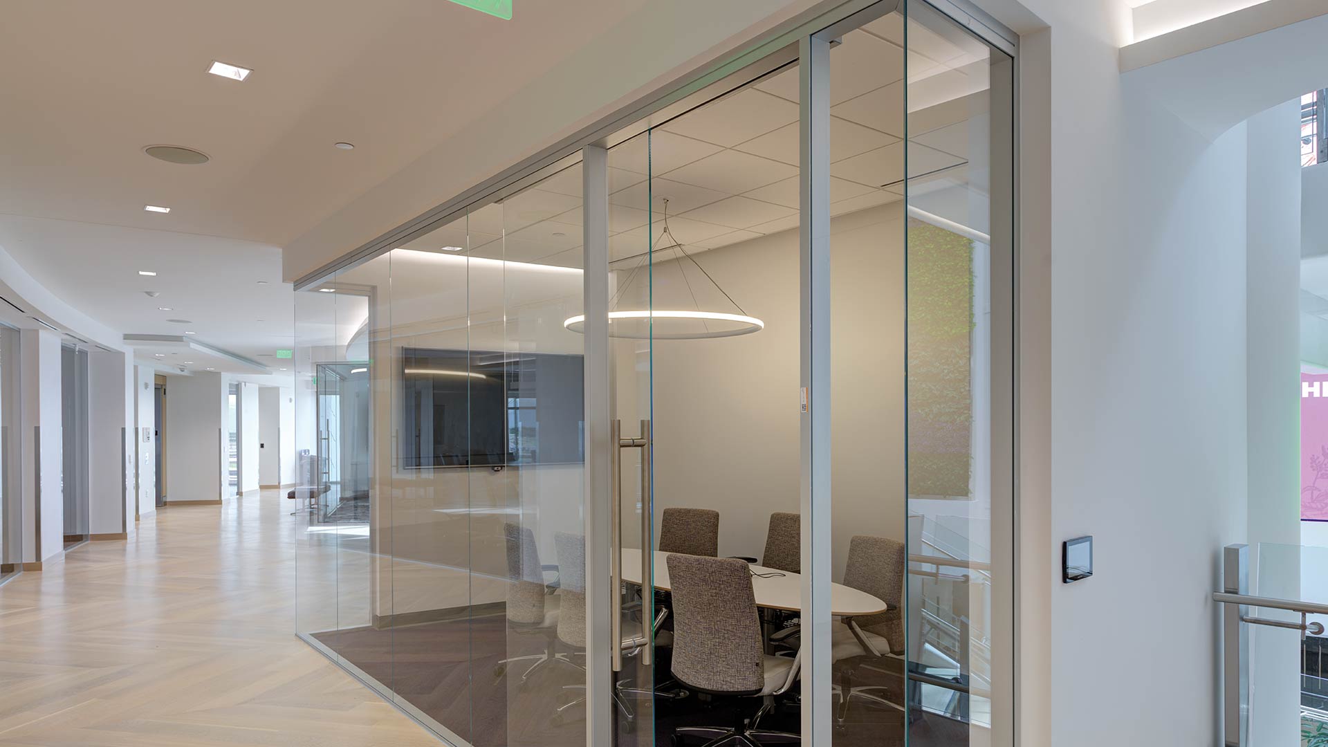 photo-gallery-commercial-office-young-living-essential-oils-headquarters-17